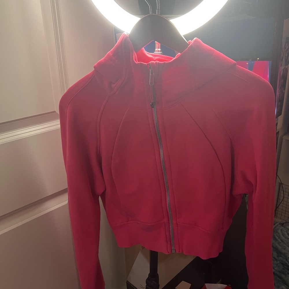 Pink scuba lulu size 8 fits like small